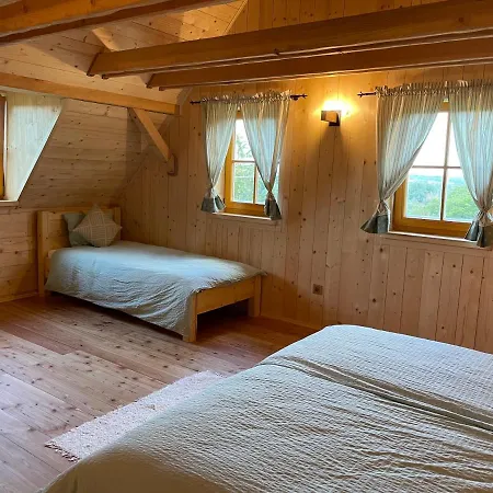 Roubenka Vlci Hora Feriehus *