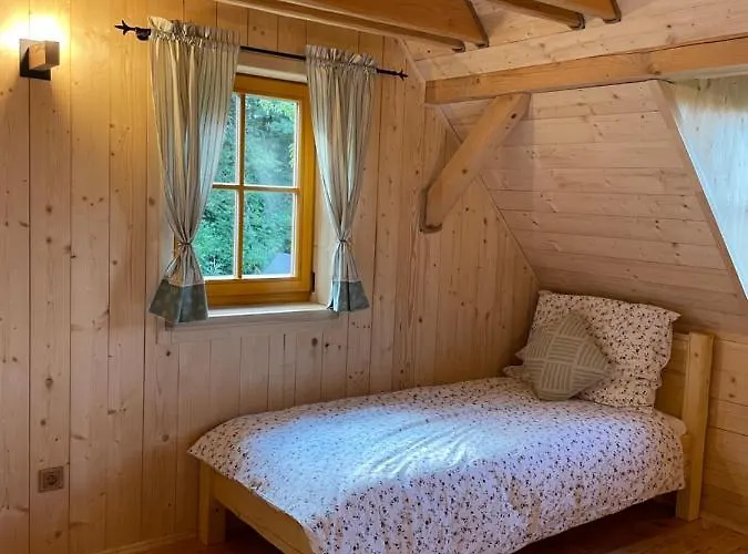Roubenka Vlci Hora 度假居 Krásná Lípa